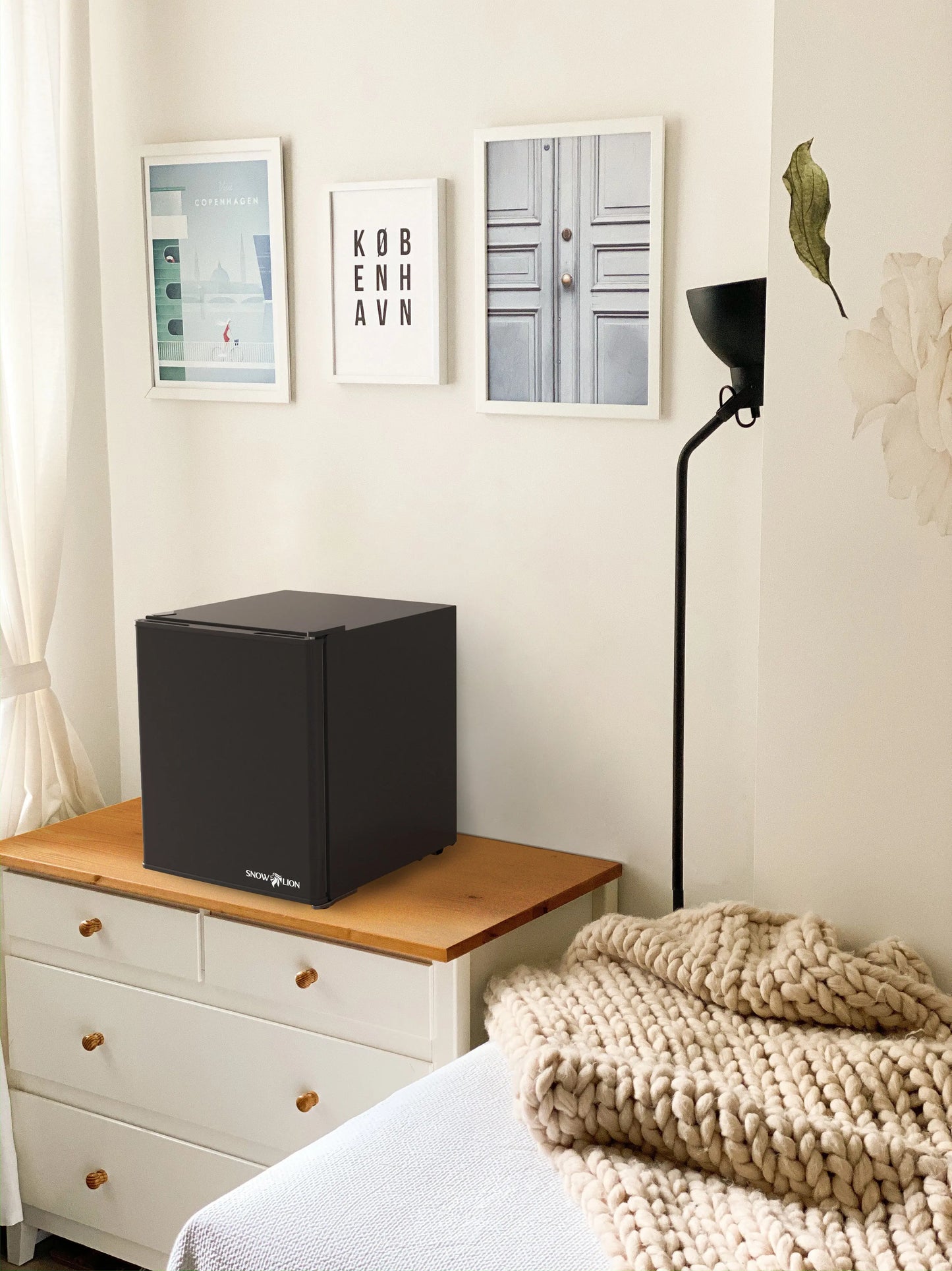 SnowLion Premium 43L Retro Style Mini Fridge 1.5 C.ft. Freestanding Under-counter refrigerator in Black (OSFS008-BM)